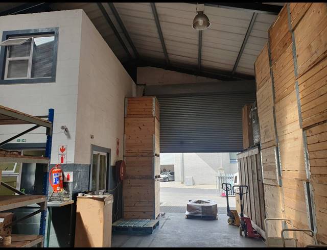 1,032M² FACTORY SOLD IN SAXENBURG PARK 2